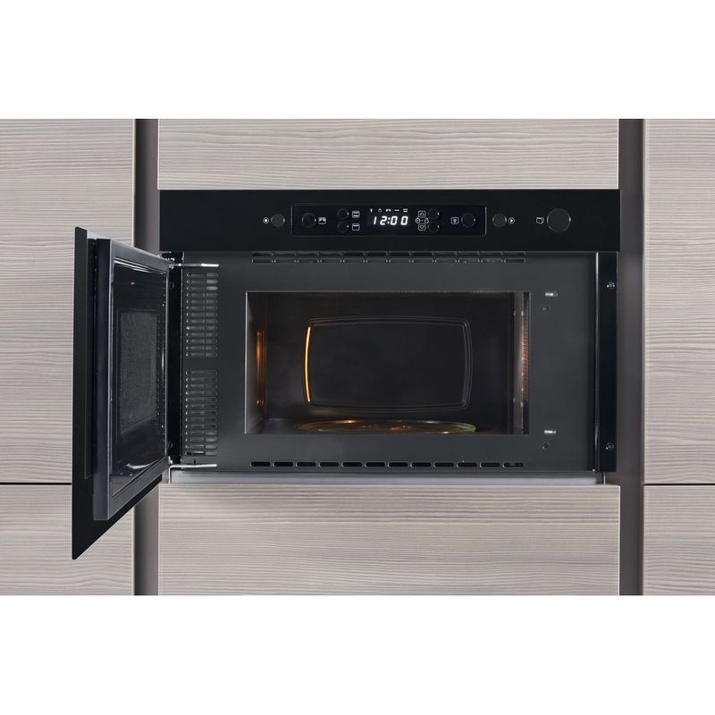 Whirlpool-Four-micro-ondes-Encastrable-AMW-439-NB-Noir-Electronique-22-Micro-ondes---gril-750-Lifestyle-frontal-open