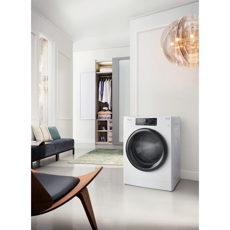 Whirlpool-Lave-linge-Pose-libre-FSCR-10432-Blanc-Lave-linge-frontal-A----Lifestyle-perspective