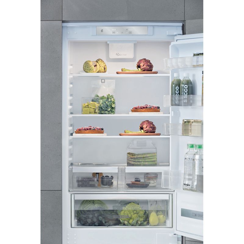 Whirlpool-Combine-refrigerateur-congelateur-Encastrable-SP40-800-Blanc-2-portes-Lifestyle-frontal-open
