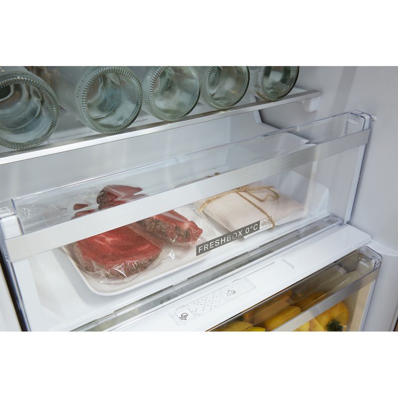 Whirlpool-Combine-refrigerateur-congelateur-Pose-libre-W7-911I-OX-Optic-Inox-2-portes-Lifestyle-detail
