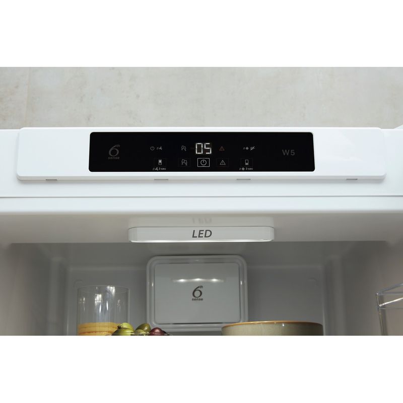 Whirlpool-Combine-refrigerateur-congelateur-Pose-libre-W5-821C-W-H-2-Blanc-2-portes-Lifestyle-control-panel