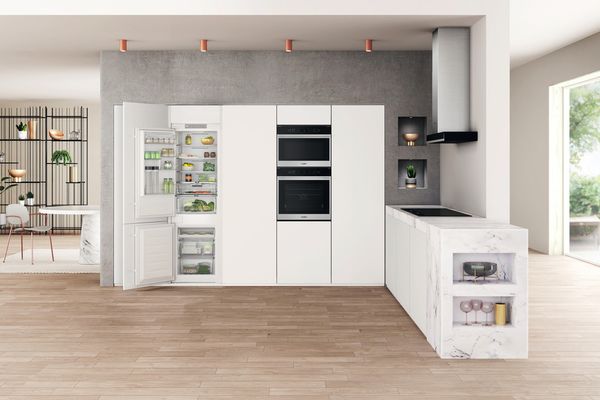 Whirlpool Combiné réfrigérateur congélateur Encastrable WHC18 T323 P Blanc 2 portes Lifestyle frontal open