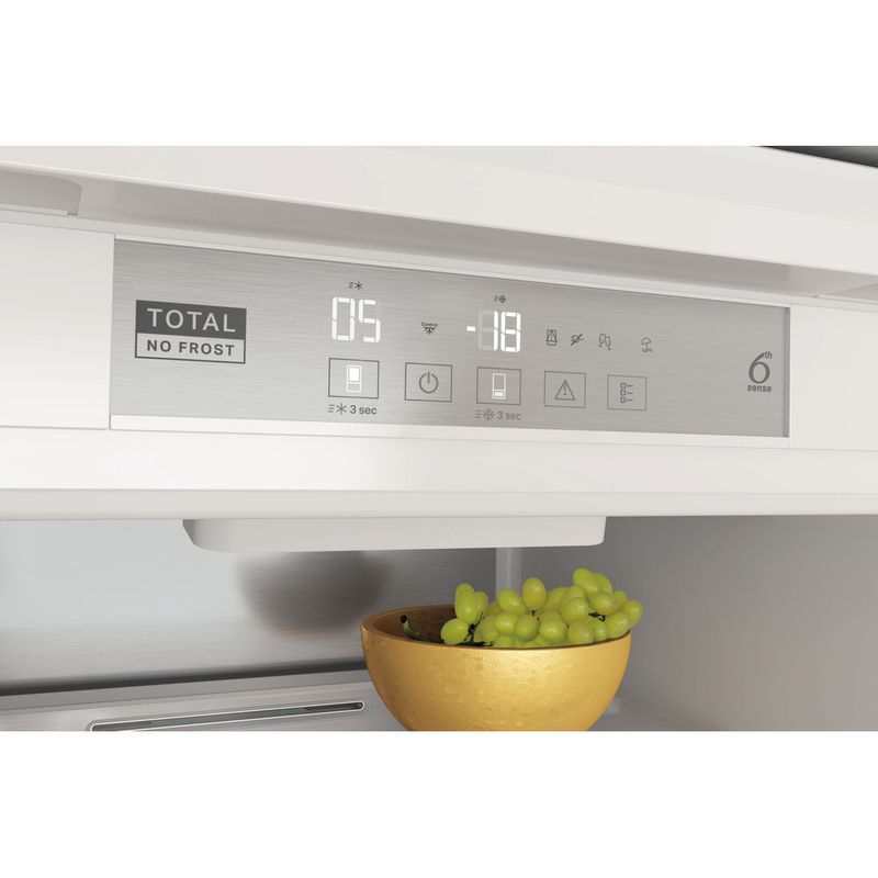 Whirlpool Combiné réfrigérateur congélateur Encastrable WHC18 T574 P Blanc 2 portes Control panel