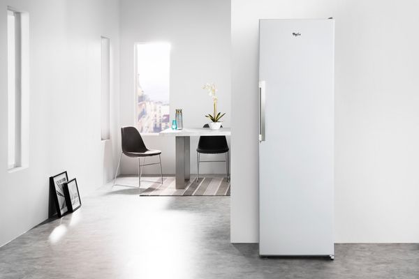 Whirlpool-Refrigerateur-Pose-libre-SW6-A2Q-W-F-2-Blanc-Lifestyle-frontal