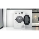 Whirlpool-Seche-linge-FFT-SM11-82B-FR-Blanc-Lifestyle-frontal-open