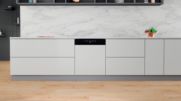 Whirlpool Lave-vaisselle Encastrable WBC 3C26 B Semi-intégré E Lifestyle frontal