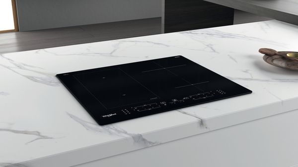 Whirlpool-Table-de-cuisson-WL-B9560-NE-IXL-Noir-Induction-vitroceramic-Lifestyle-perspective
