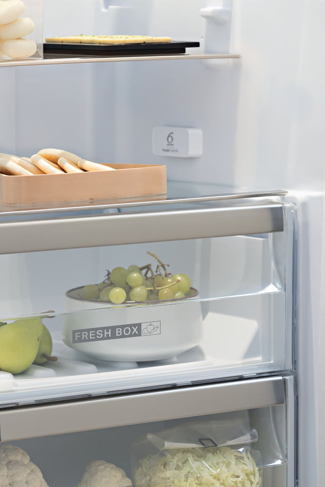 Whirlpool Réfrigérateur 364L Acier Inoxydable - Classe E - Silencieux 38dB - Porte Droite - 13