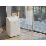 Whirlpool-Climatiseur-PACF29HP-W-A--On-Off-Blanc-Lifestyle-perspective