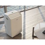 Whirlpool-Climatiseur-PACF212CO-W-A-On-Off-Blanc-Lifestyle-perspective