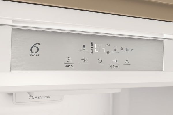 Whirlpool Combiné réfrigérateur congélateur Encastrable SP40 810 2 FR Blanc 2 portes Control panel