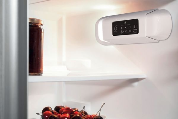 Whirlpool-Combine-refrigerateur-congelateur-Encastrable-ART-3642-Blanc-2-portes-Control-panel