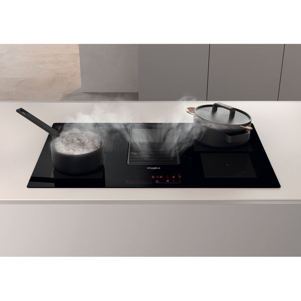 Whirlpool-Venting-cooktop-WVH-92-K-F-KIT-1-Noir-Lifestyle-frontal-top-down
