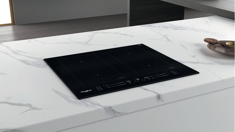 Whirlpool-Table-de-cuisson-WL-S3160-BF-Noir-Induction-vitroceramic-Lifestyle-perspective