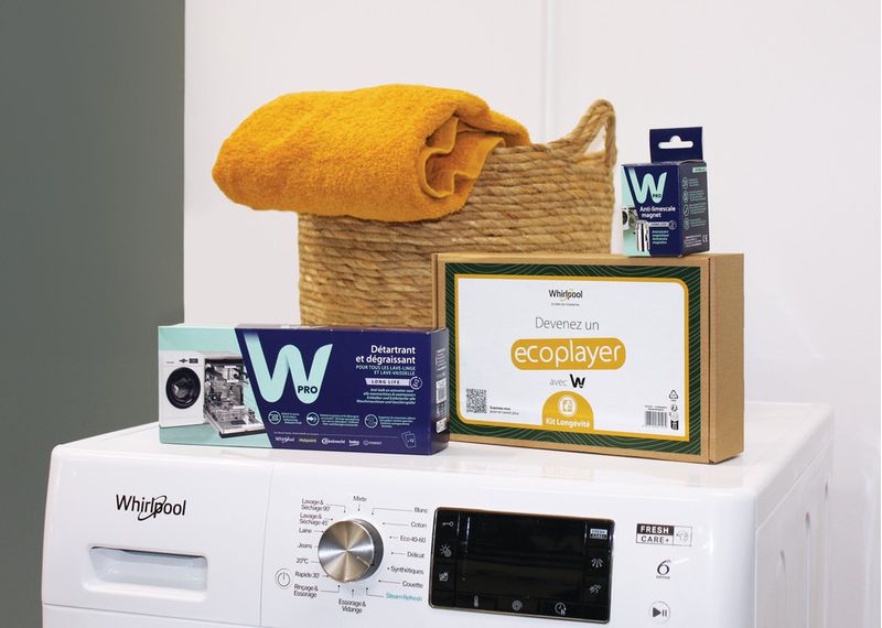 Whirlpool WASHING C00906892 Lifestyle perspective