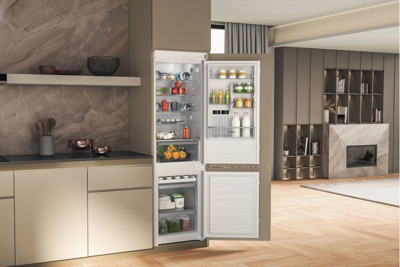 Whirlpool-Combine-refrigerateur-congelateur-Encastrable-WHC18D021C2-SF-FR-Blanc-2-portes-Lifestyle-perspective-open