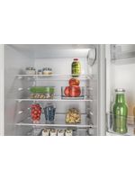Whirlpool-Combine-refrigerateur-congelateur-Encastrable-WHC18D071A1-FR-Blanc-2-portes-Lifestyle-detail