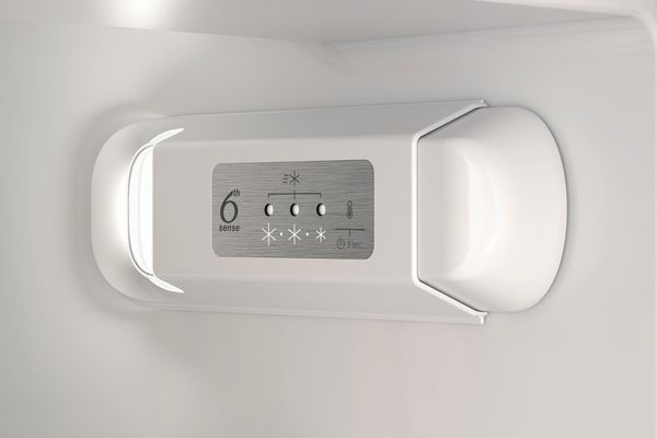 Whirlpool Combiné réfrigérateur congélateur Encastrable WHC18D071A1 FR Blanc 2 portes Control panel