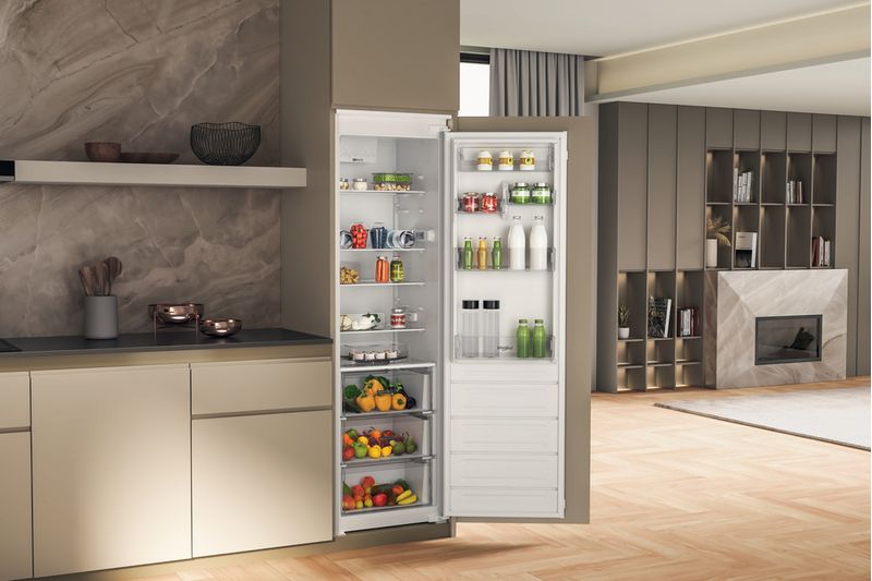 Whirlpool-Refrigerateur-Encastrable-WHSD18A041B1-FR-Acier-Lifestyle-perspective-open