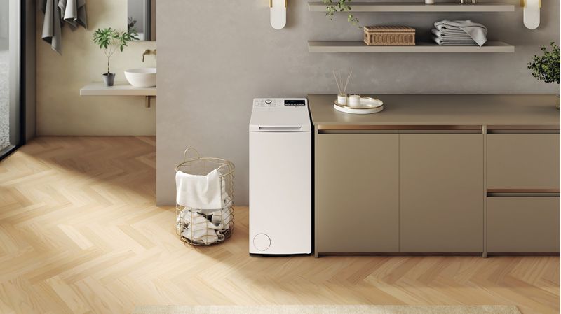 Whirlpool-Lave-linge-Pose-libre-TDLR7251BFR-Blanc-Lave-linge-top-B-Lifestyle-frontal