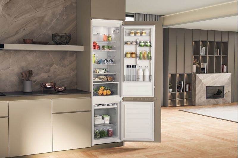 Whirlpool Combiné réfrigérateur congélateur Encastrable WHC20D021B2 Blanc 2 portes Lifestyle perspective open