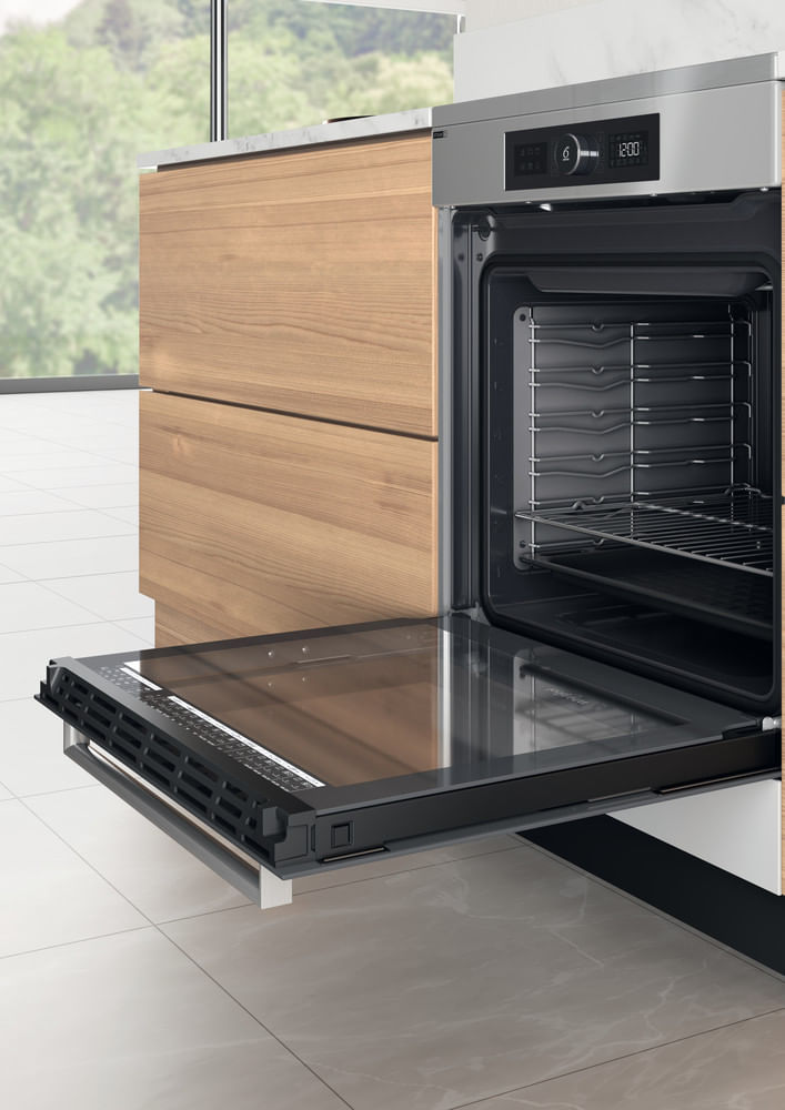 Whirlpool-Cuisiniere-WS68IB8ACX-FR-1-Inox-Electrique-Lifestyle-detail