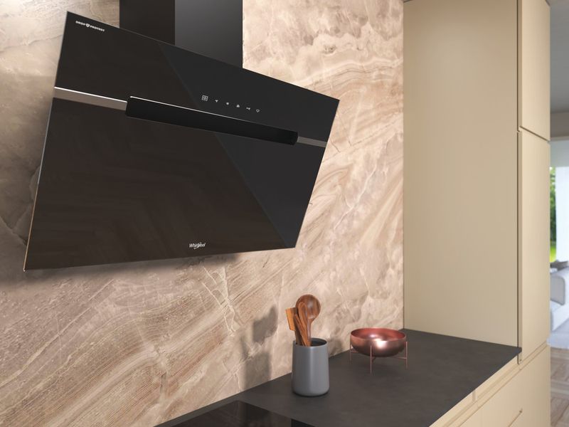 Whirlpool-Hotte-Encastrable-WHVS-91F-LT-DP-K-Noir-Mural-Electronique-Lifestyle-perspective