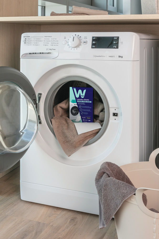 Whirlpool-WASHING-LDS025-Lifestyle-perspective
