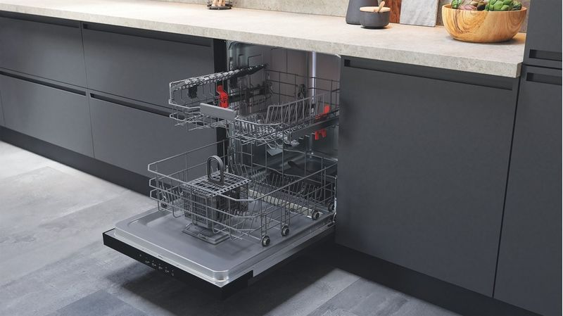 Whirlpool-Lave-vaisselle-Encastrable-W3PFD636B-Semi-integre-D-Lifestyle-perspective-open