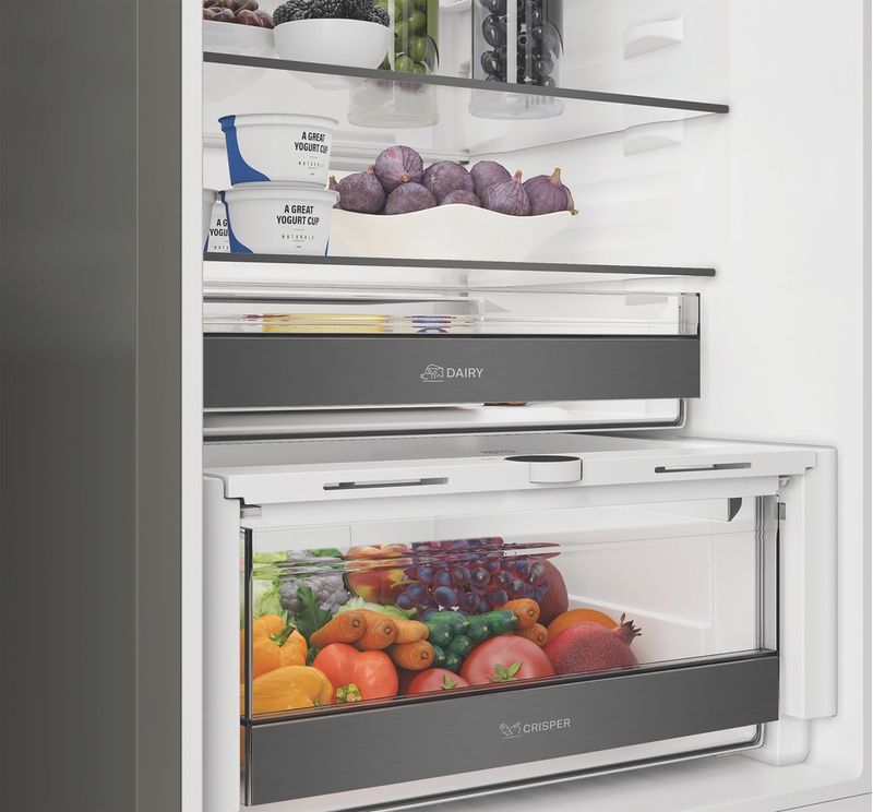 Whirlpool-Combine-refrigerateur-congelateur-Pose-libre-WHK-26412-X5EE-ARC-764-Manhattan-Gray-2-portes-Lifestyle-detail