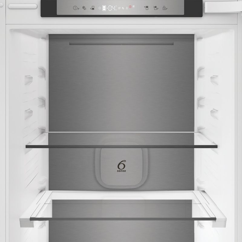 Whirlpool-Combine-refrigerateur-congelateur-Encastrable-WHK2-5324-B7E-White---ARC-P1-2-portes-Control-panel