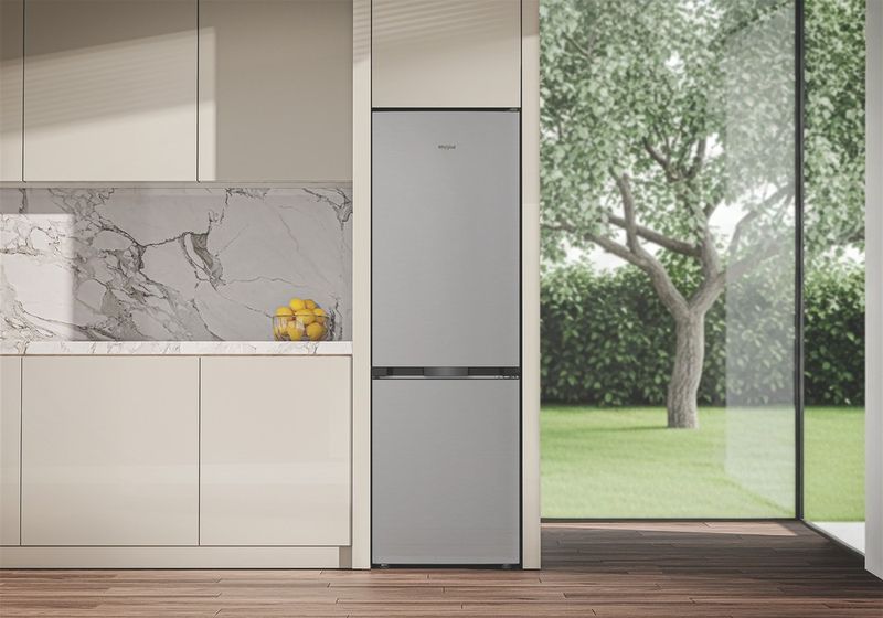 Whirlpool-Combine-refrigerateur-congelateur-Pose-libre-WHK-22374-X8EA-ARC-764-Manhattan-Gray-2-portes-Lifestyle-frontal