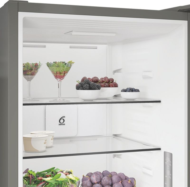 Whirlpool-Combine-refrigerateur-congelateur-Pose-libre-WHK-22374-X8EA-ARC-764-Manhattan-Gray-2-portes-Lifestyle-perspective